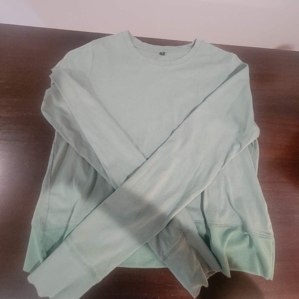 Hypr Cross Back Mesh Long sleeved Crop top - small